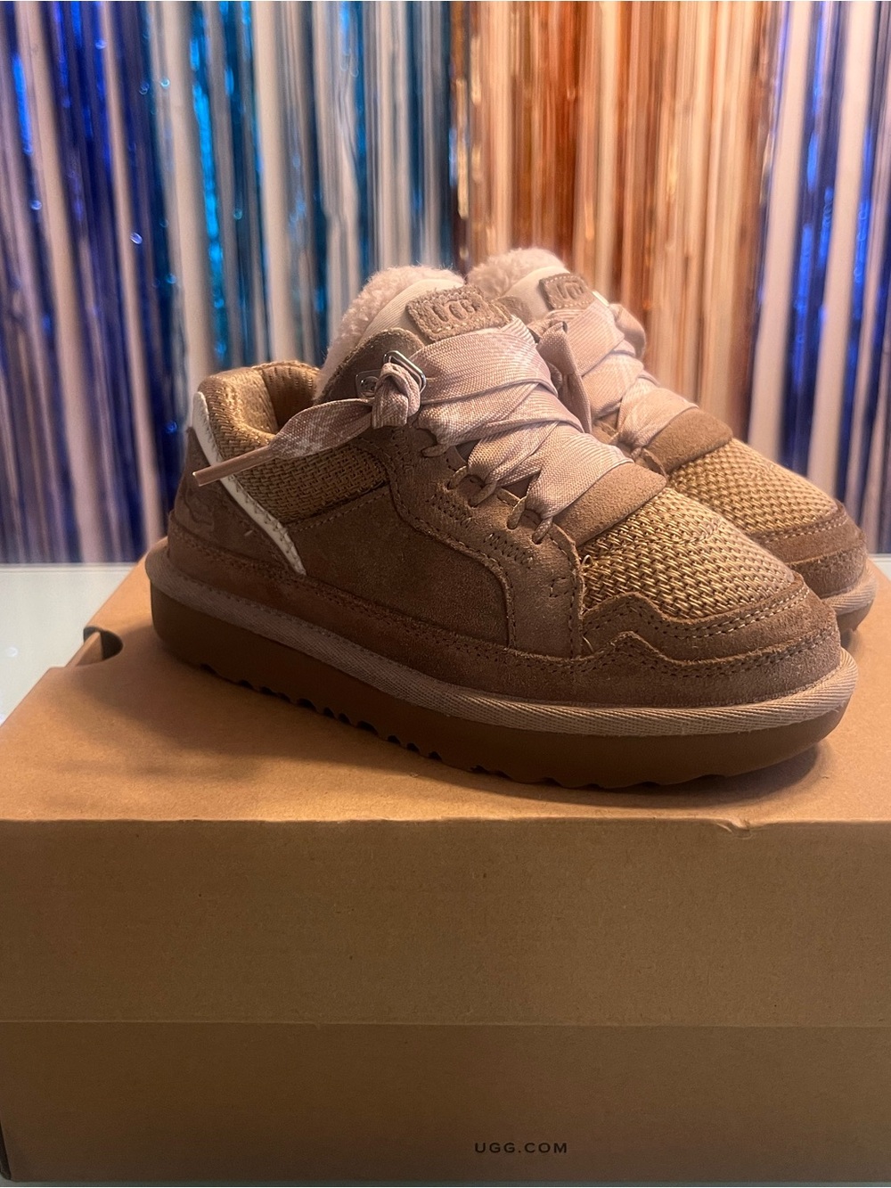 UGG Lowmel Kids Sand Sneakers Size 11 w/ Original Box – Very Good Condition